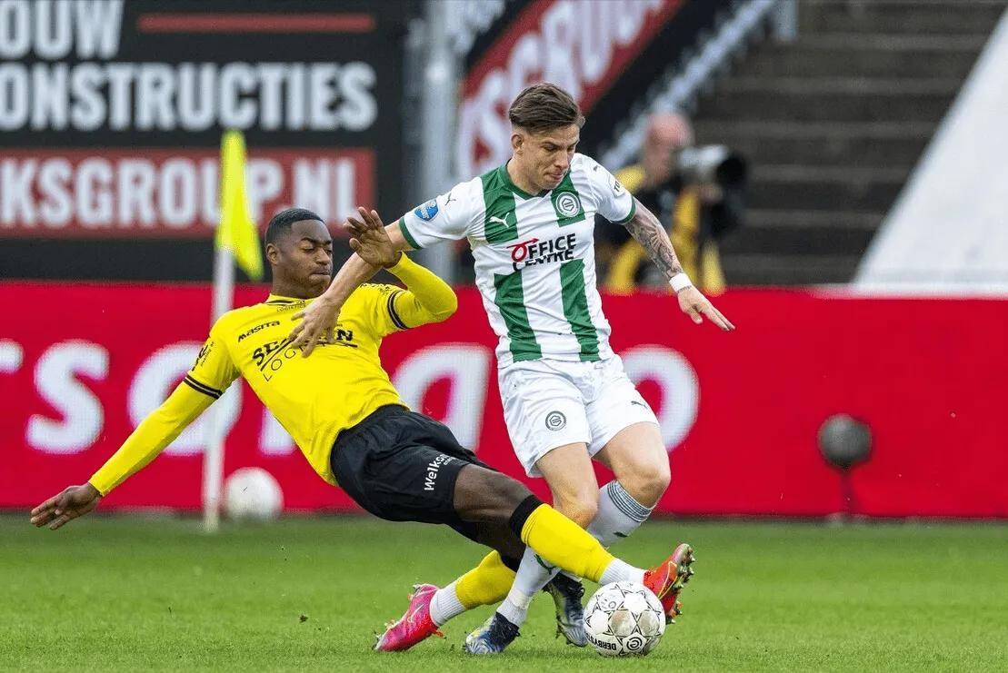 阿尔克马尔在国际比赛中亮相