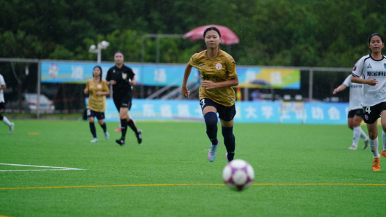 关于体育盛事：女足比赛选手精湛技艺展现的信息