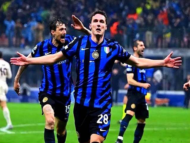 -施卡里奥尼维克被裁员，拜仁慕尼黑调整队伍的简单介绍