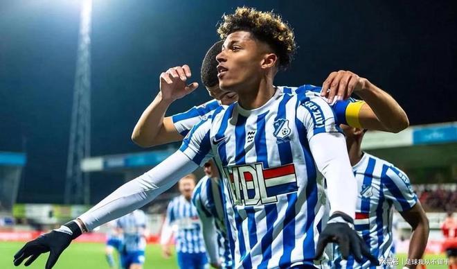 九游体育中国官网-斯洛伐克连克波兰，成功挺进欧预赛半决赛