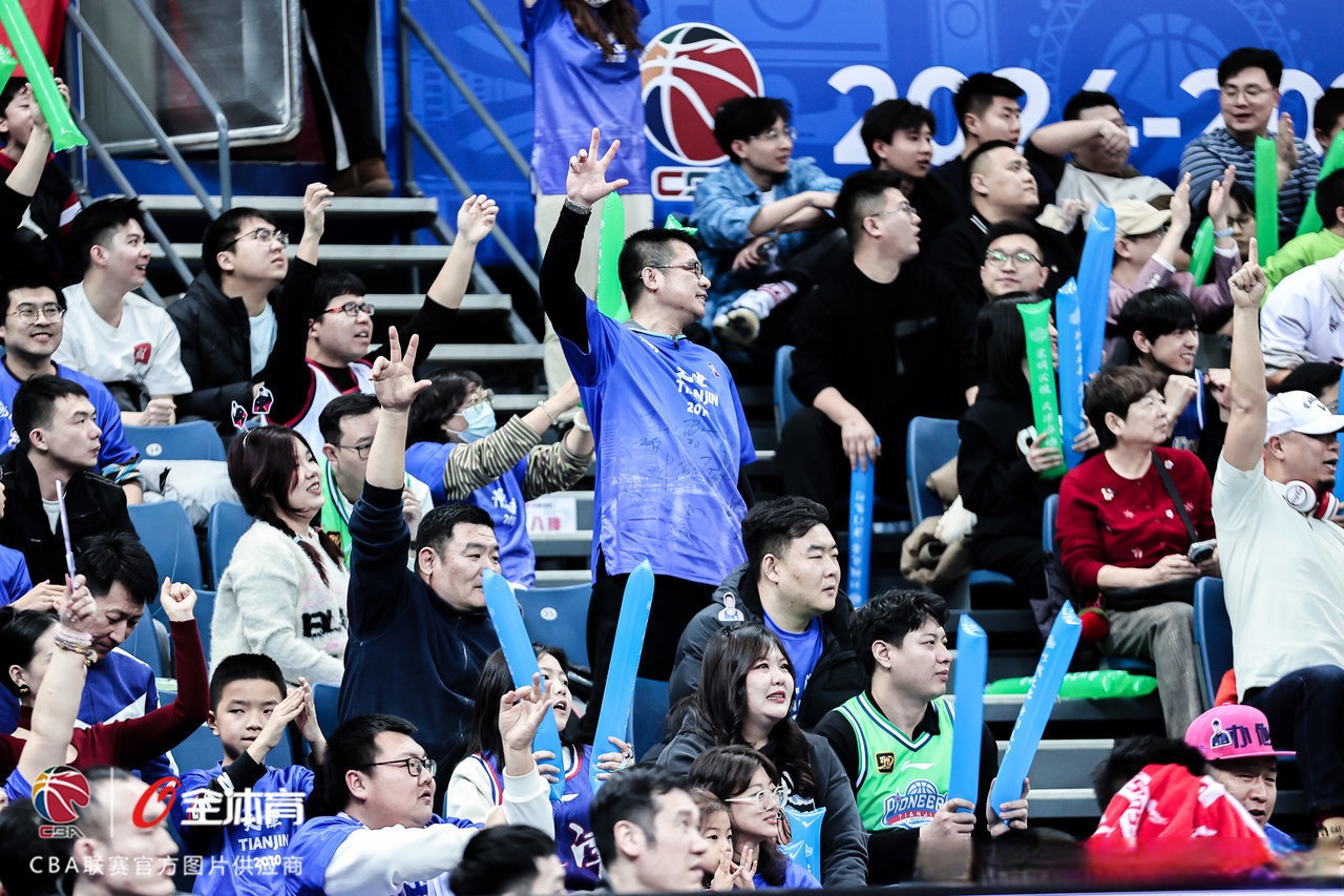 比勒费尔德主帅感谢球迷支持