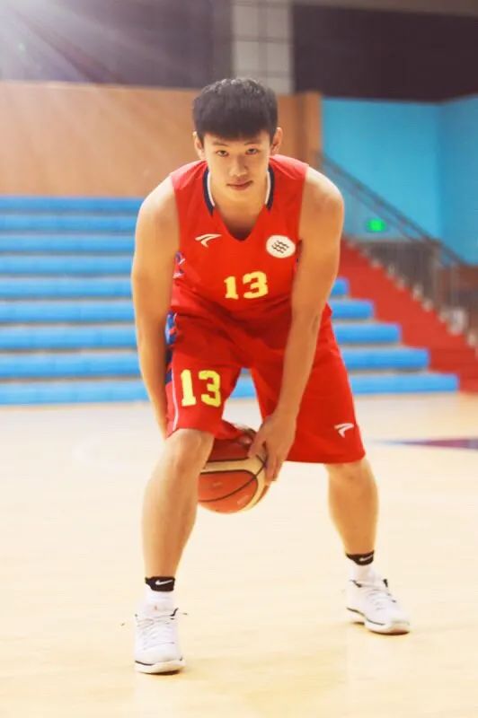 广东队凭借高顺位打败重庆队,实力有增 广东队凭借高顺位打败重庆队,实力有增