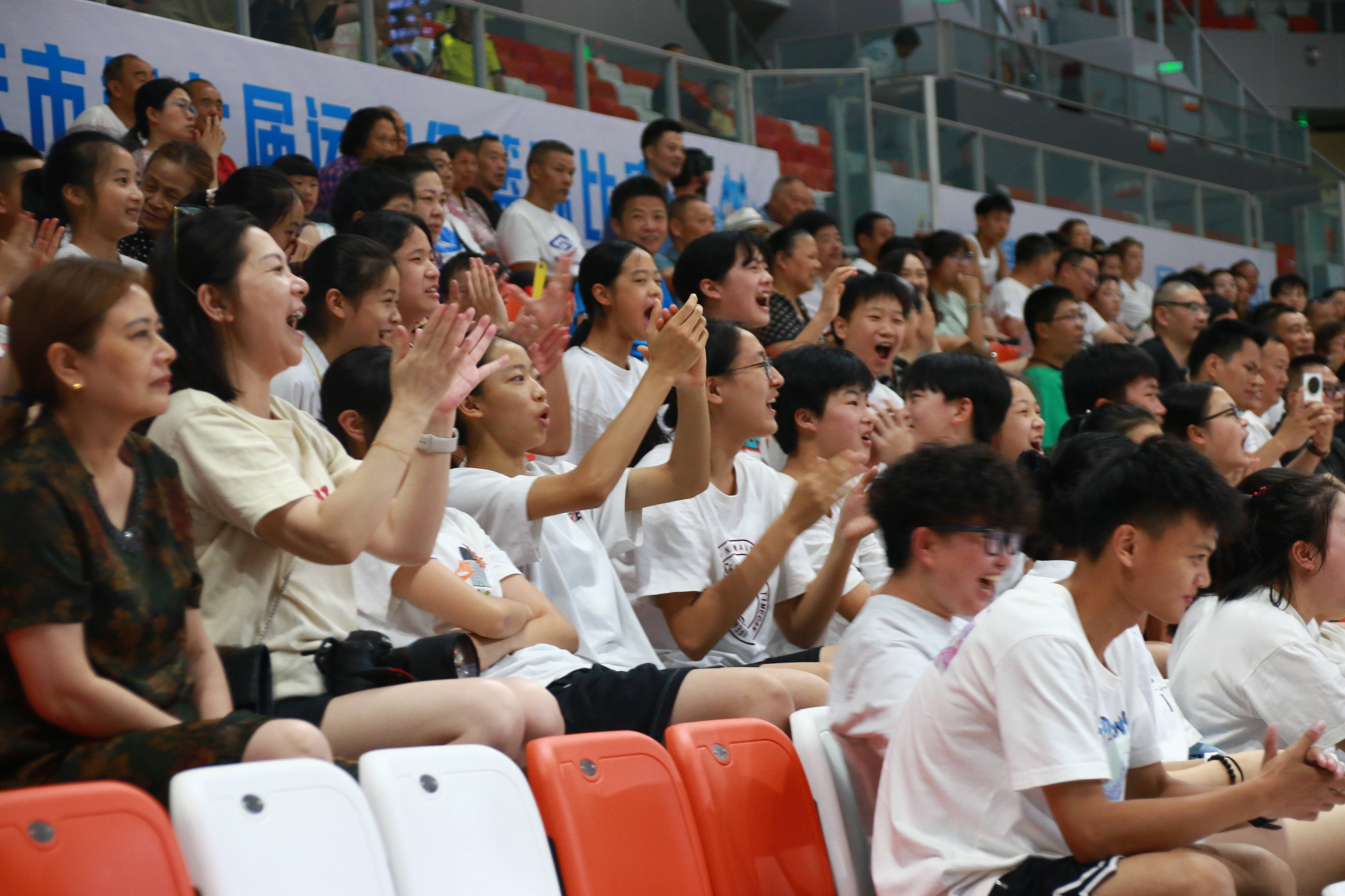 篮球比赛中球员间友好竞技赛风传承 篮球比赛中球员间友好竞技赛风传承