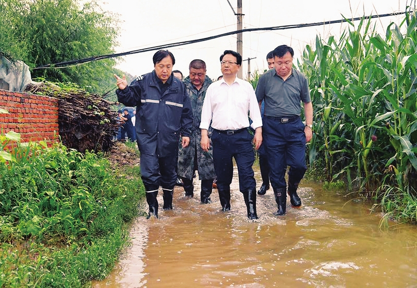 守护球门如城,球队坚守底线守住阵地 守护球门如城,球队坚守底线守住阵地