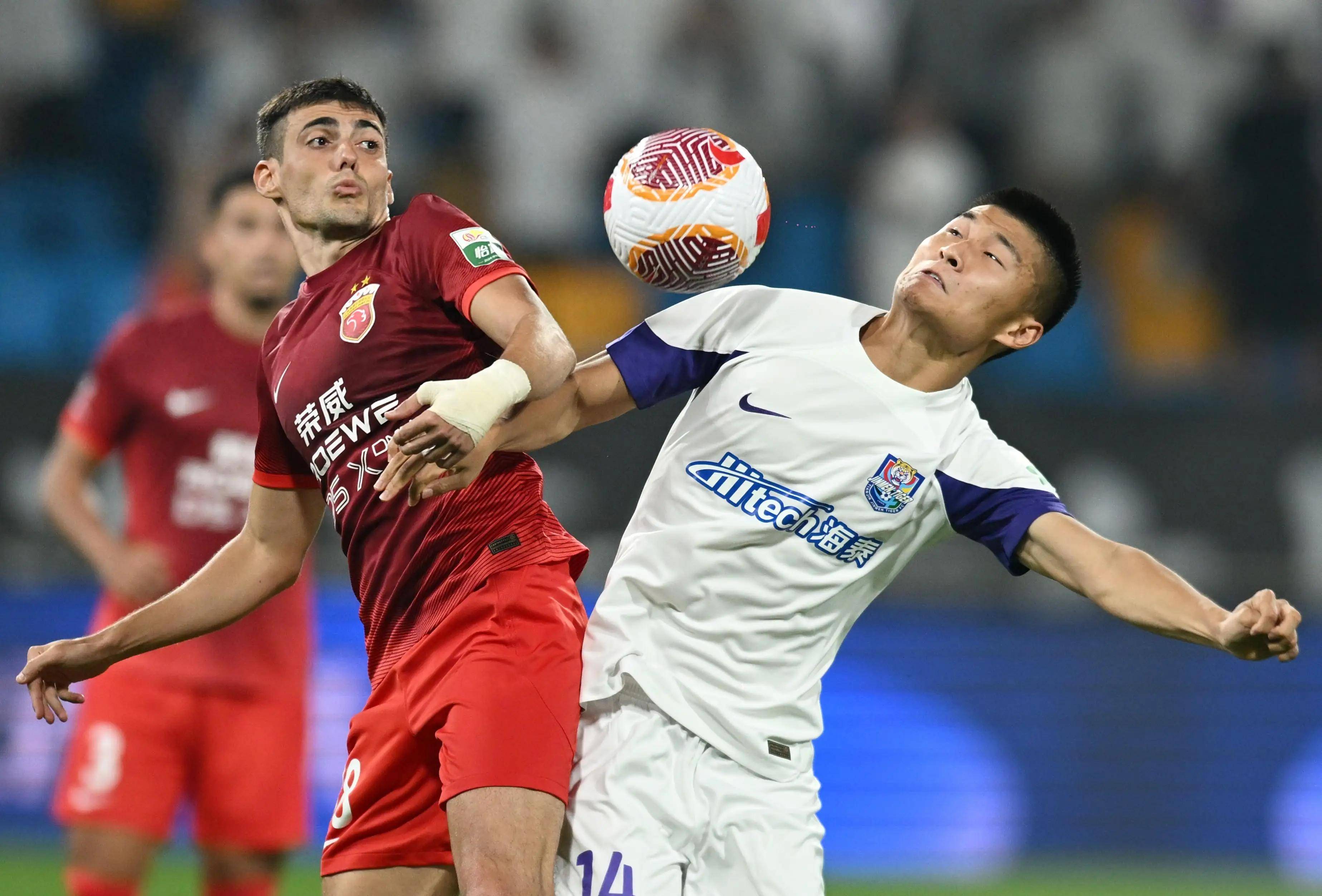 阿贾克斯完胜,欧冠前景一片光明的简单介绍 阿贾克斯完胜,欧冠前景一片光明的简单介绍