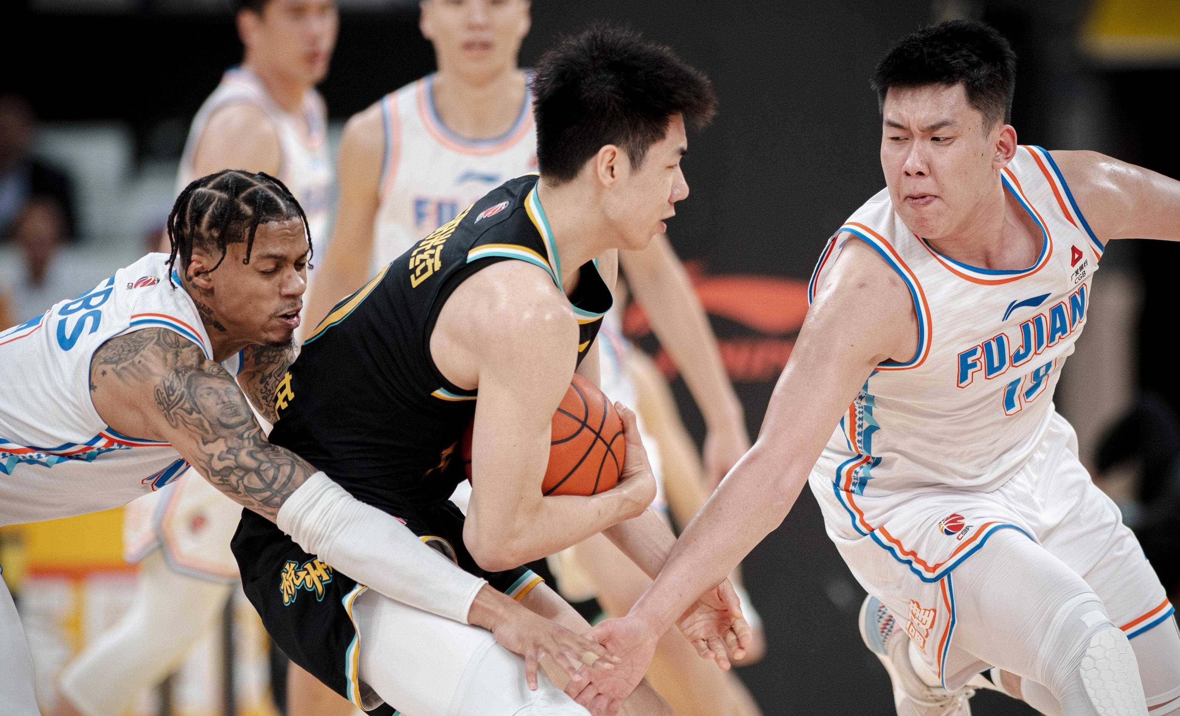 九游体育app-辽宁男篮惨败青岛队，球队形势堪忧