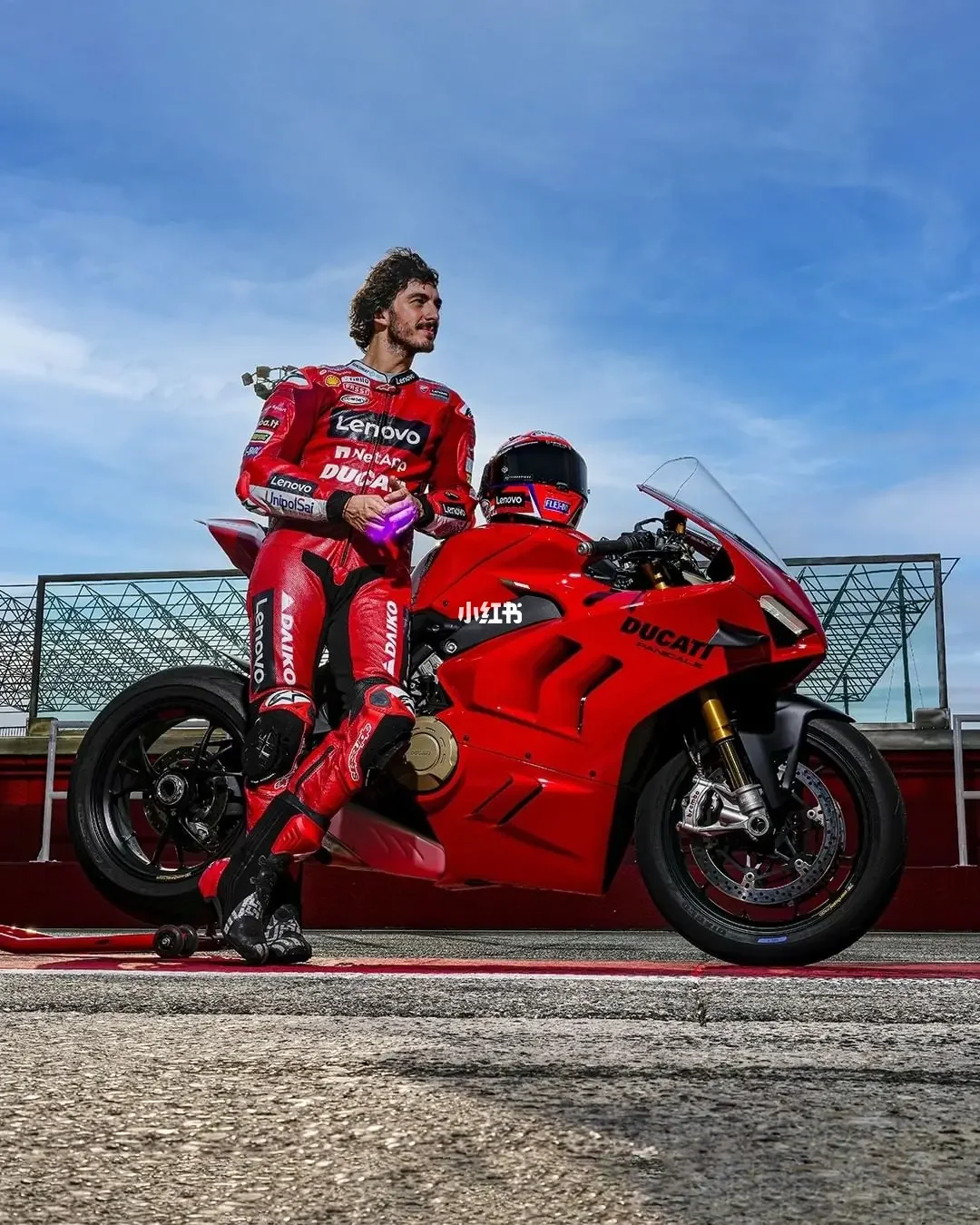 九游体育官方入口-包含实力均衡的两队将在赛场上上演激烈角逐的词条