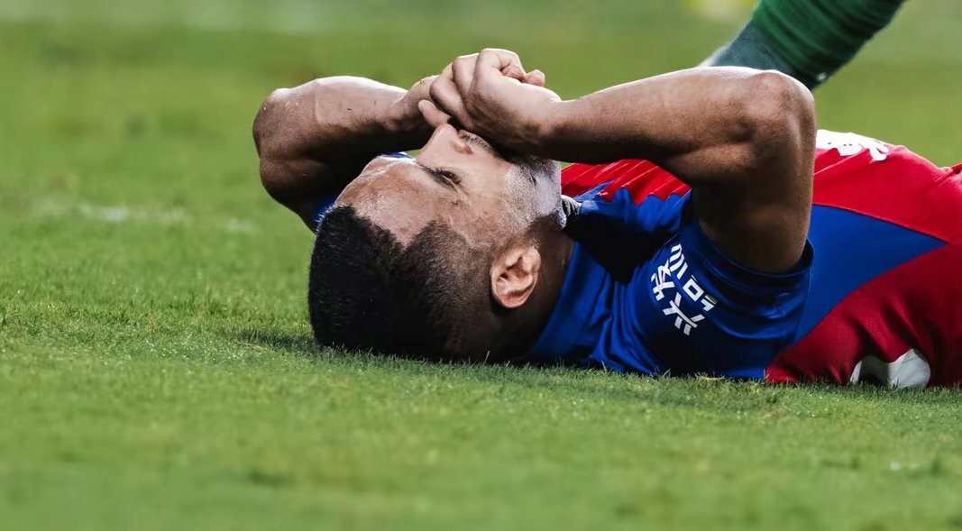 AC米兰球员受伤无法参加下一场比赛 AC米兰球员受伤无法参加下一场比赛