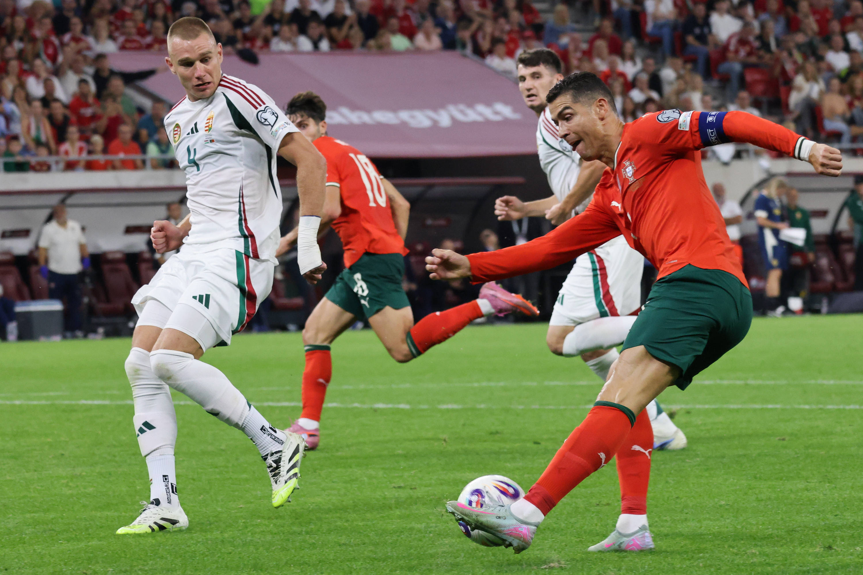 葡萄牙足球队实力强大,轻松晋级 葡萄牙足球队实力强大,轻松晋级